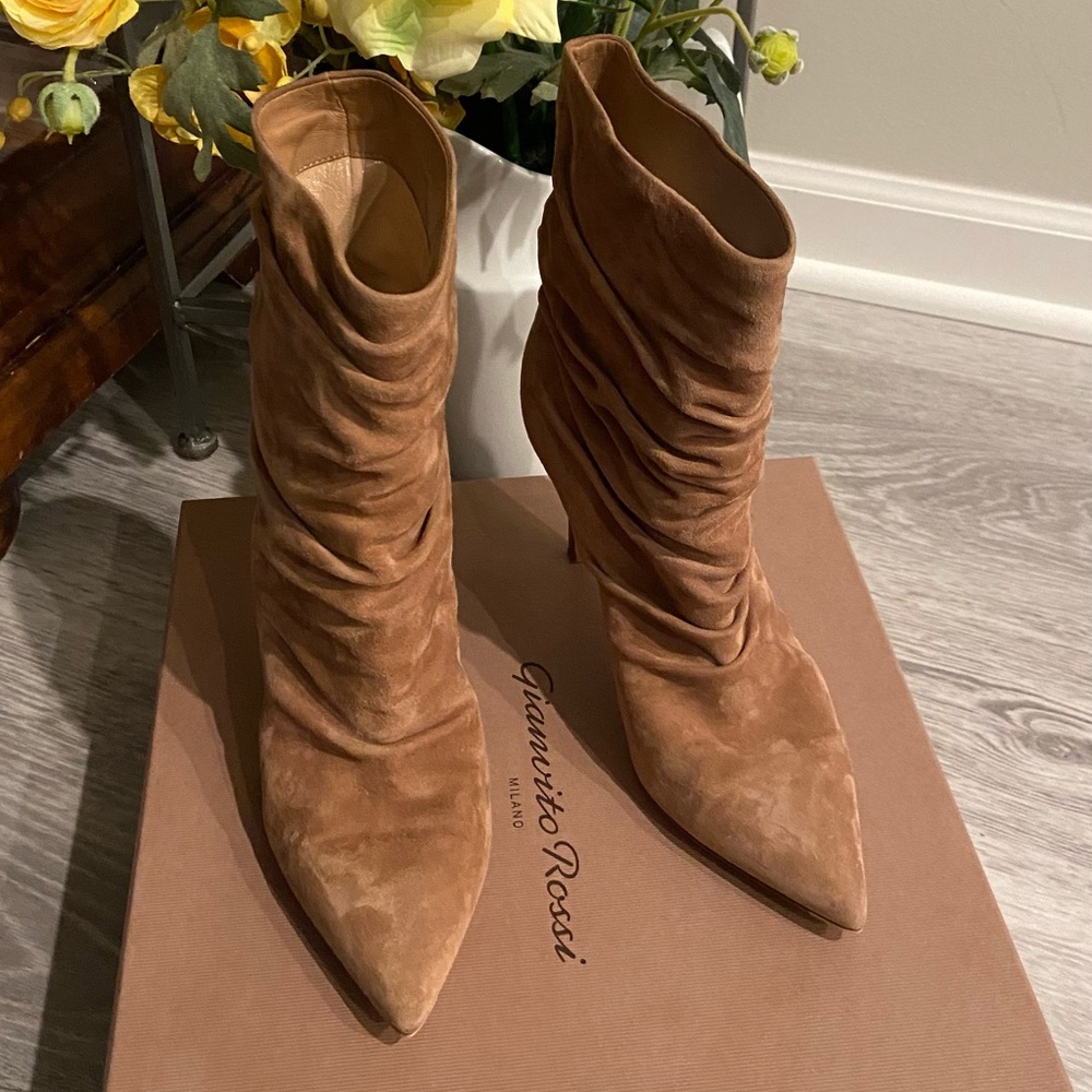 Gianvito Rossi Slouch pointy toe Booties